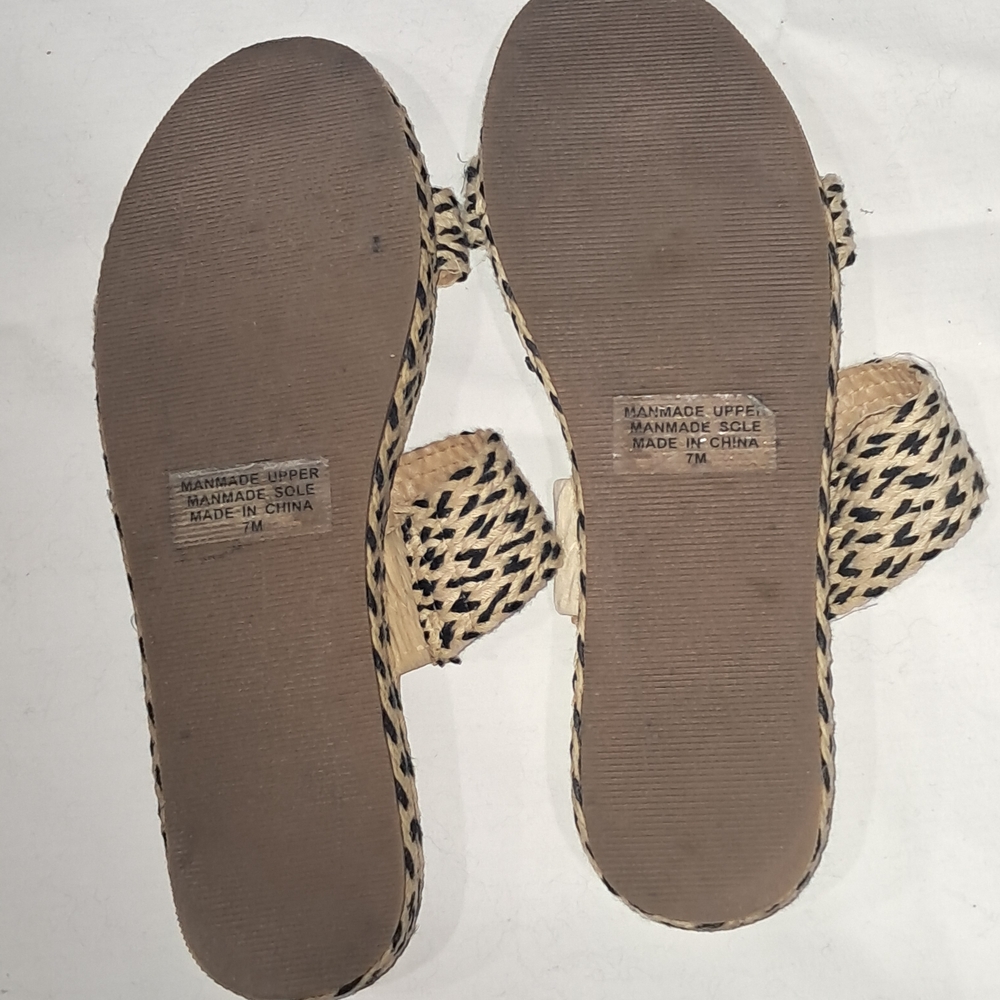 Stylish Tan and Black Women's Sandals - Picture 4 of 6